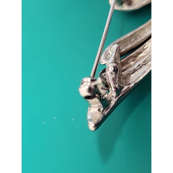 Vintage Silver Tone Rhinestone Pave Wave V Triple Strand Pin Brooch Beautiful - Picture 5 of 9